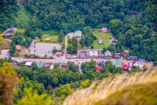 Chimney rock park en een meer lokken landschap — Stockfoto