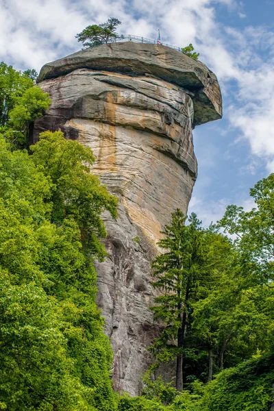 Kaminfelsenpark und See locken — Stockfoto