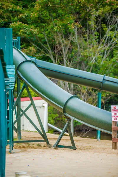 Wasserpark in den Bergen — Stockfoto