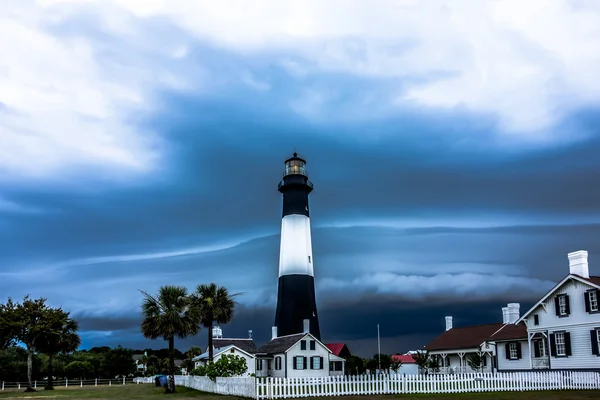 Tybee island beach fyr med åska och blixtar — Stockfoto