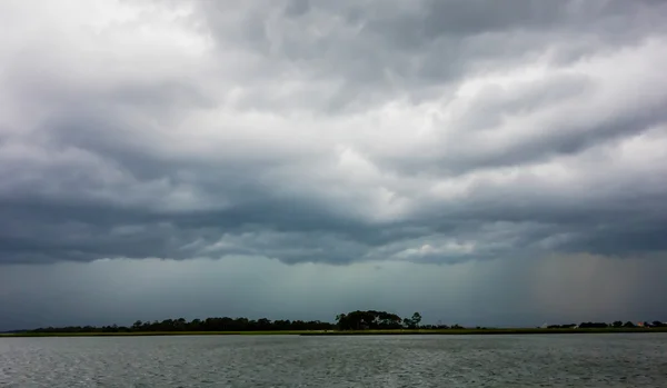 Tybee ilha praia cenas durante chuva e trovão tempestade — Fotografia de Stock