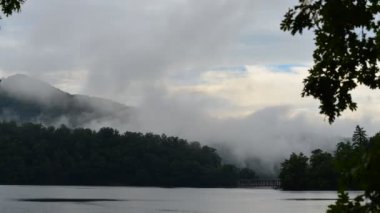 Dumanlı dağlar göl santeetlah