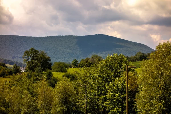 Hrabstwo Ashe gór North Carolina widział z Blue Ridge — Zdjęcie stockowe