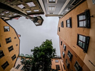 Stockholm 'ün Charming caddesinde mimarlık ve yürüyüş..