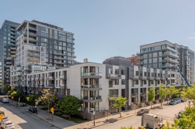 tarihi binalar ile eski montreal sokak görünümü 