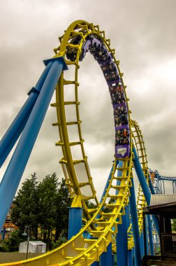 Crazy rollercoaster rides eğlence parkı
