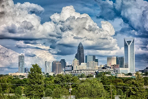 De skyline van de stad van Charlotte north carolina — Stockfoto