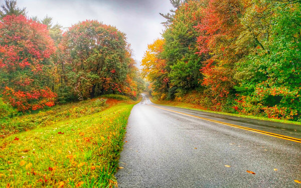 autumn drive on blue ridge parkway