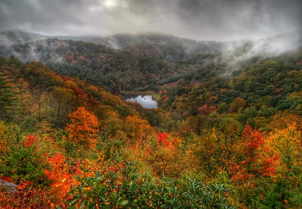 Autumn drive on blue ridge parkway — Stock Photo, Image