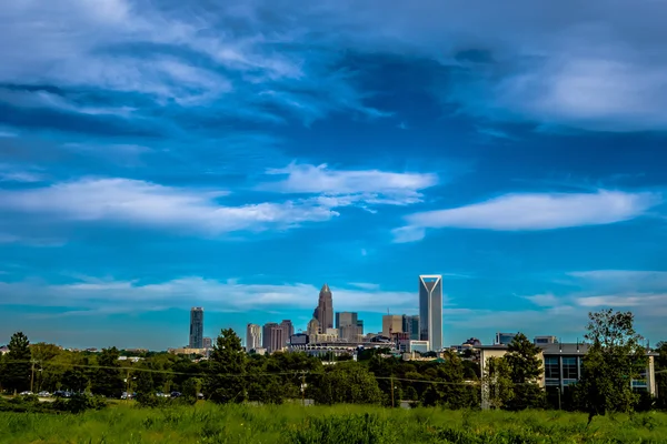 De skyline van de stad van Charlotte north carolina — Stockfoto