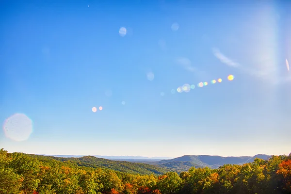 秋のシーズン中に石造り山ノースカロライナ風景 — ストック写真