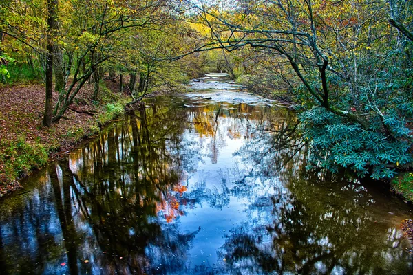 秋のシーズン中に石造り山ノースカロライナ風景 — ストック写真