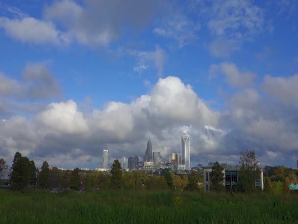 Charlotte skyline cidade na Carolina do Norte — Vídeo de Stock
