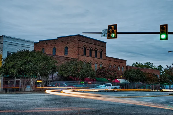 Sceny uliczne w nocy wokół centrum w Karolinie Południowej koniczyna — Zdjęcie stockowe