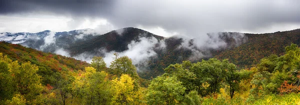 Escénico Blue Ridge Parkway Apalaches Montañas Humeantes otoño La —  Fotos de Stock