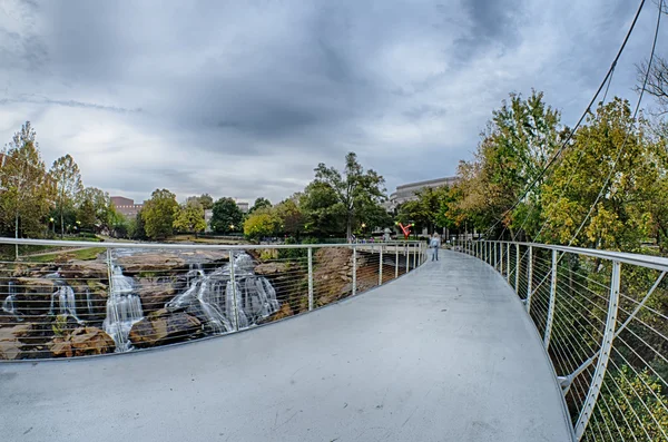 Centrum miasta greenville Południowej Karolinie wokół falls park — Zdjęcie stockowe