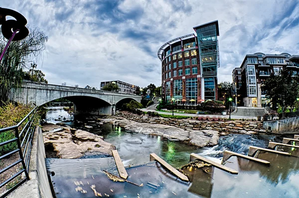 Centro de Greenville sur carolina alrededor Falls Park — Foto de Stock