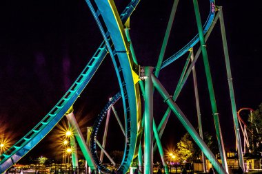 Rollercoaster rides Güney Carolina'da bir eğlence parkı