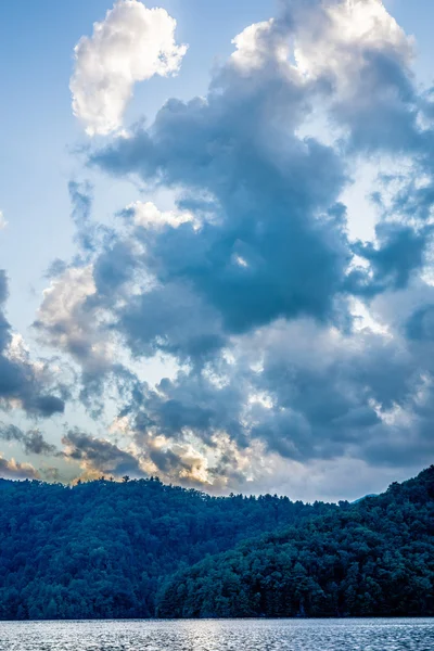 Natuur landschappen rond lake santeetlah north carolina — Stockfoto