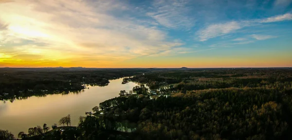 Belo pôr do sol sobre lago wylie sul carolina — Fotografia de Stock