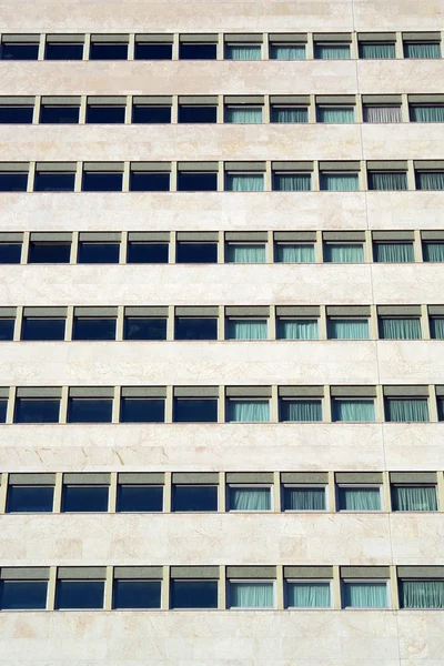 Edifício moderno, Lisboa, Portugal — Fotografia de Stock
