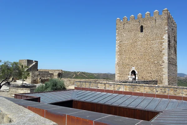 城堡，梅尔图拉葡萄牙 — 图库照片