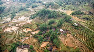 Pirinç tarlaları için kablo kabine görüntülemek