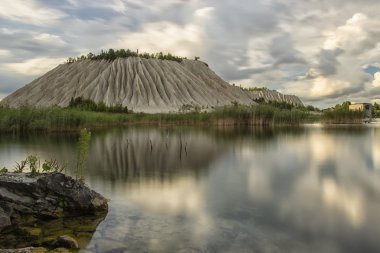 Temmuz ayının sonunda bulutlarda Hill'de Rummu.