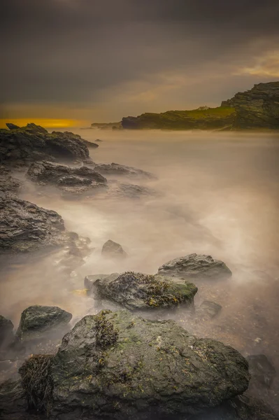 Mare turbolento in Galles — Foto Stock