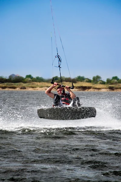 Kitesurfare i Svarta havet — Stockfoto