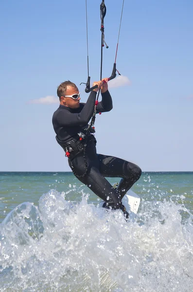 Kitesurfer v donuzlav jezeře, Krym — Stock fotografie