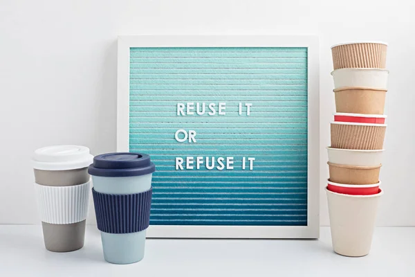 Reusable Disposable Coffee Cups Letterboard Text Reuse Refuse Zero Waste — Stock Photo, Image