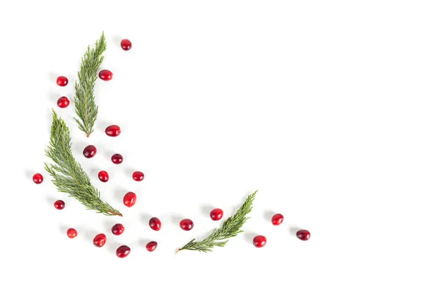 Weihnachtsrahmen Mit Preiselbeeren Auf Weißem Hintergrund Flach Liegend Draufsicht Xmas — Stockfoto