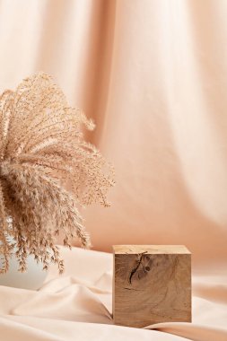 Ahşap podyum, stand, ürün sunumu için platform