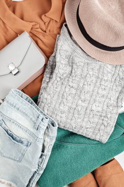 İkinci el kıyafet fikri. Kadın kıyafetinden daha iyi görünüyor..