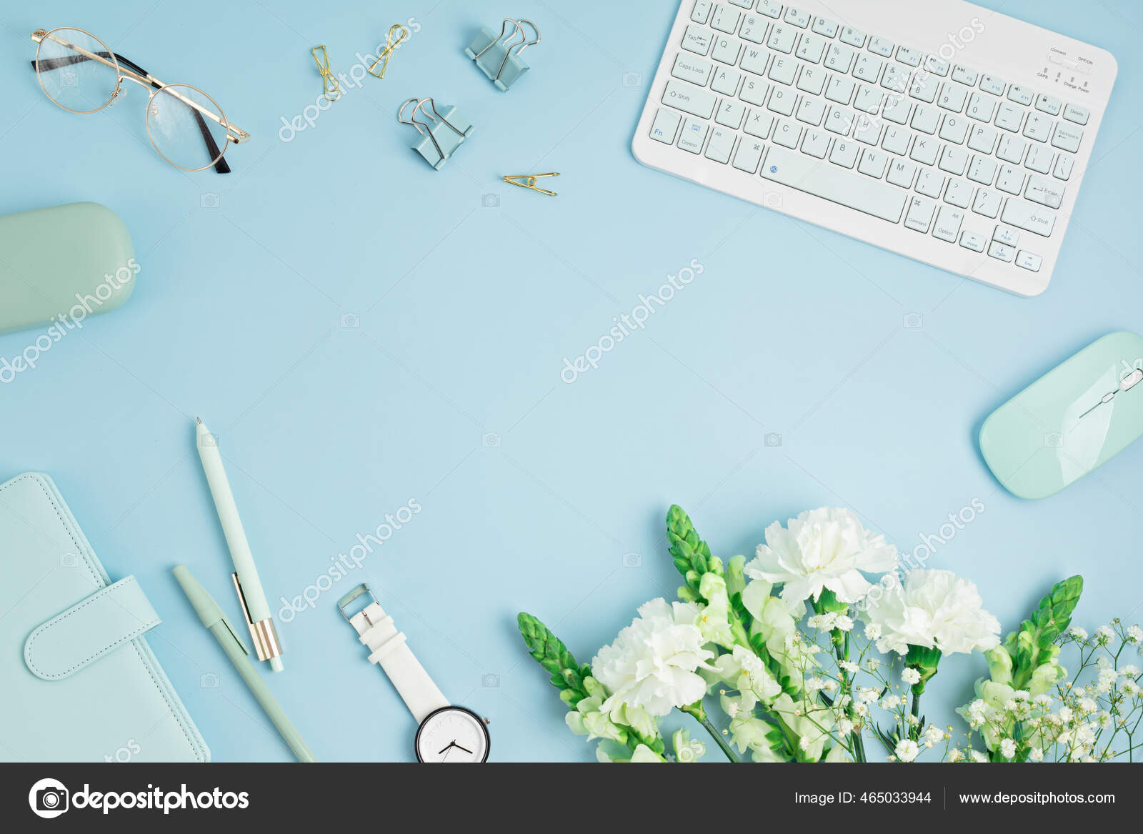 Escritorio Oficina Flores Espacio Trabajo Moderno Con Portátil Oficina  Estacionaria — Foto de stock #465033944 © Netrun78, image size:1600x1167