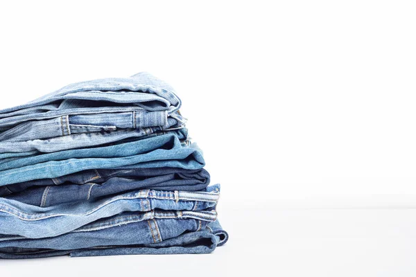 Fundo abstrato com ganga velha. Reciclagem de jeans velhos — Fotografia de Stock
