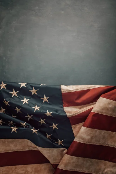 Eski Amerikan bayrağıyla vatansever bir geçmişi var. 4 Temmuz, Anma ya da İşçi Bayramı — Stok fotoğraf