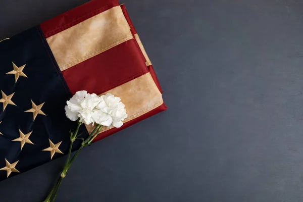 ヴィンテージアメリカの旗を持つ愛国的な背景。7月4日記念・労働日 — ストック写真