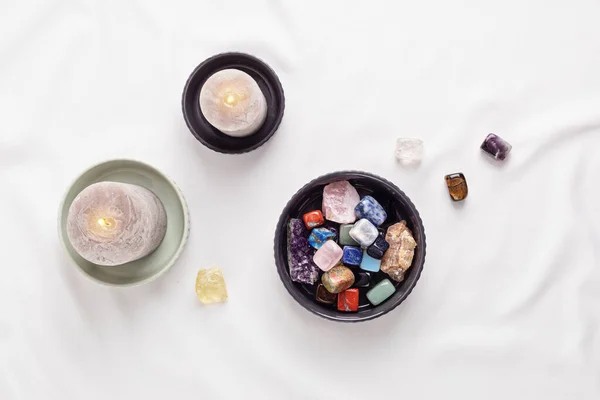 Healing chakra crystals therapy. Alternative rituals, gemstones for wellbeing, meditation, destress — Stock Photo, Image