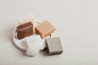 El yapımı doğal bar sabunları. Etik, sürdürülebilir sıfır atık yaşam tarzı