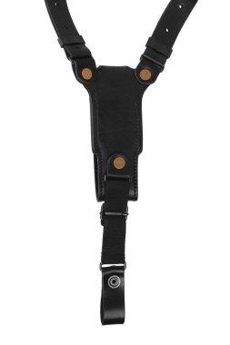 Omuz bantlı siyah deri tabanca kılıfı beyaz arka planda izole edilmiş. Silah aksesuarı. Polis üniformasının bir parçası ya da koruma..