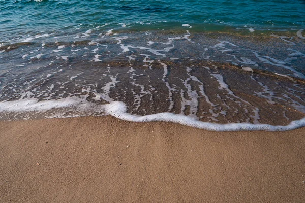 Seascape Vågor Som Rinner Sandstranden Landa Havet Eller Havet Trevlig — Stockfoto