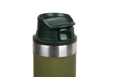 Koyu yeşil kapaklı kapak ve gümüş metalik bandın yakın çekimi