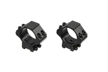 Bir çift siyah taktik dürbün beyaz üzerine monte edilmiş halkalar..