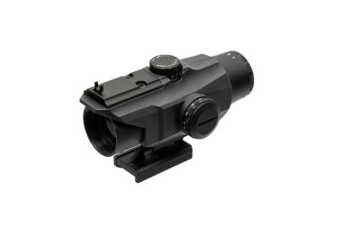 Siyah taktik prizma taretleri ve beyaz zemin üzerine monte edilmiş bir baz..