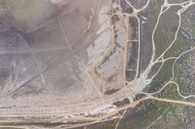 İklim değişikliklerinin sonucu olarak kuruyan göl, Kuyalnitsky haliçleri. Kurumuş bir gölün dibi. Helikopterden görüntü