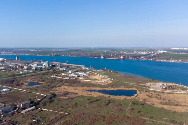 Havsvik Port Yuzhny Och Hamnanläggningen Utsikt Från Havet Från Helikopter — Stockfoto