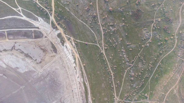 İklim değişikliklerinin sonucu olarak kuruyan göl, Kuyalnitsky haliçleri. Kurumuş bir gölün dibi. Helikopterden görüntü