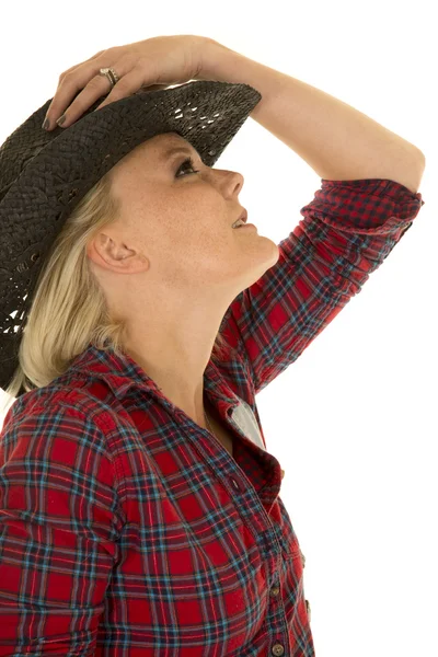 Cowgirl röd Pläd handon hatt nära — Stockfoto